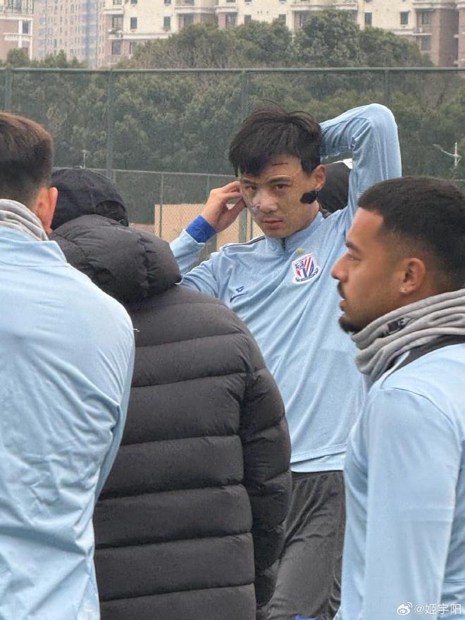 滬媒：申花壓力增大，兩中衛(wèi)傷勢(shì)加重，國(guó)足中衛(wèi)組合成難題。