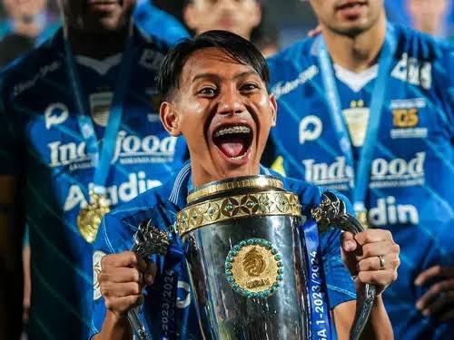 印尼前鋒踢亞冠遇中國(guó)強(qiáng)硬球員