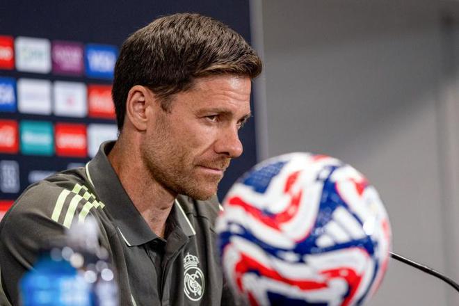 阿隆索三度凈負(fù)四球，前兩次對法蘭克福、利物浦。