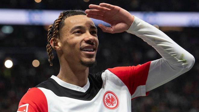 羅馬諾：紐卡求購法蘭克福前鋒?；倏? title=