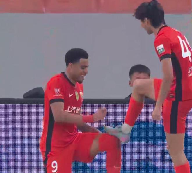 東體：海港撤報古斯塔沃，半年約滿可戰(zhàn)亞冠或離隊。