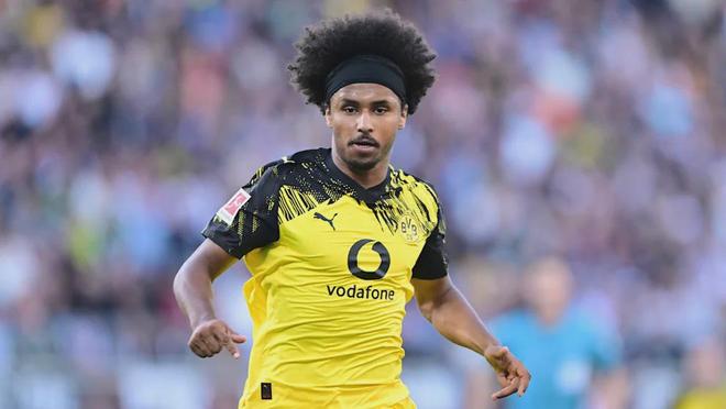 阿德耶米：多特爭冠，不急續(xù)約。